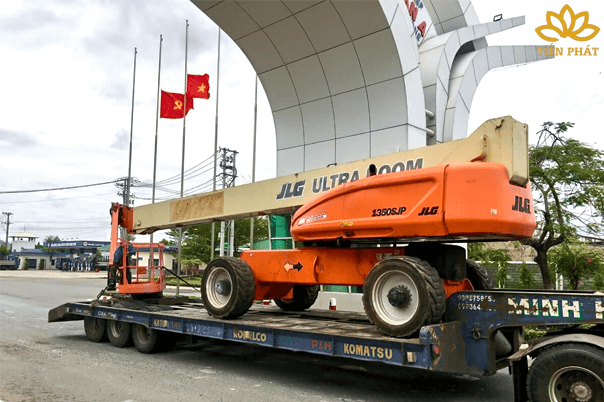 du an cho thue xe nang nguoi boomlift tai Binh Duong