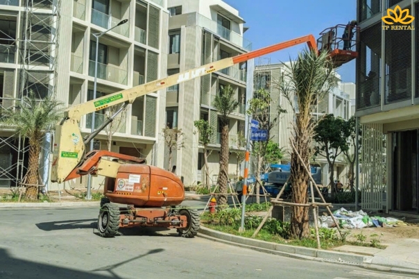 xe nang nguoi boomlift JLG